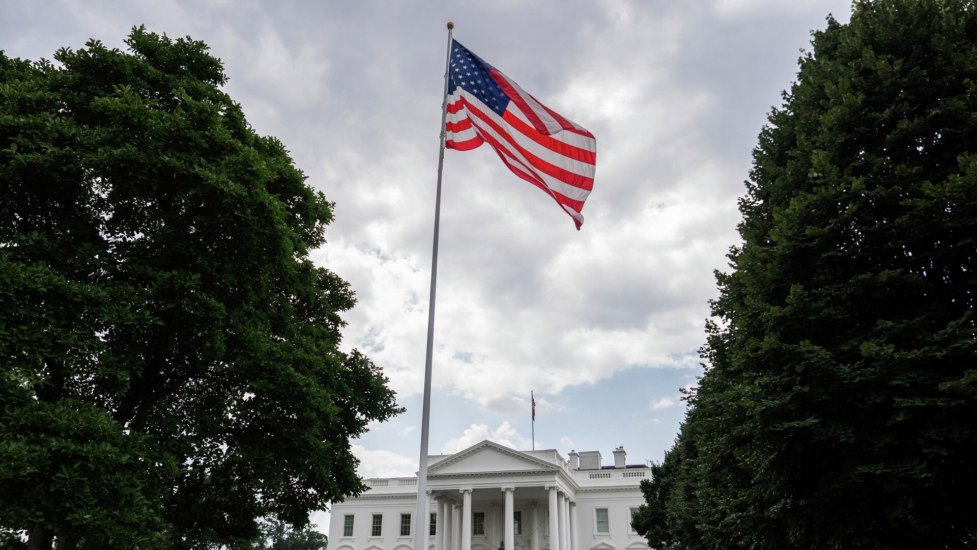 Сенат США отклонил законопроекты о продлении финансирования правительства Сенат США отклонил законопроекты о продлении финансирования правительства