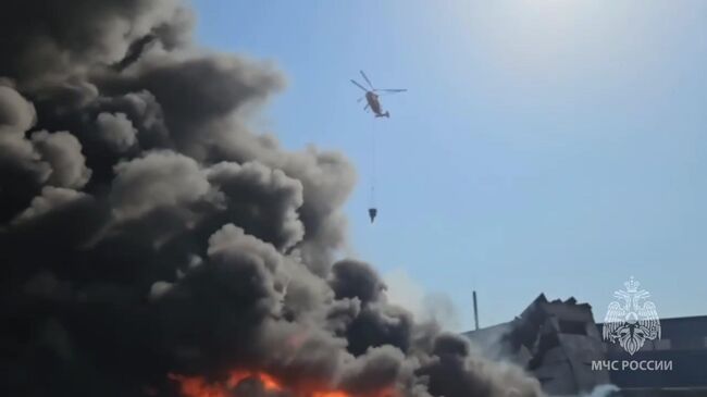 Тушение пожара на складе в Балашихе 