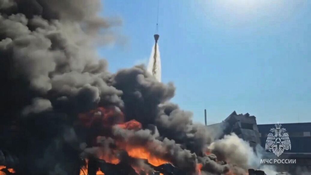 В Балашихе ликвидируют открытое горение на складе