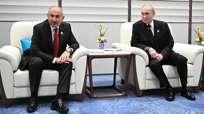 Владимир Путин и премьер-министр Армении Никол Пашинян