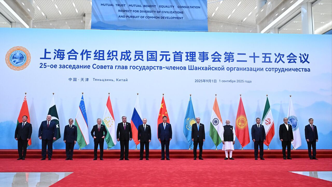 Үлкен әдемі сиськи жеке фото