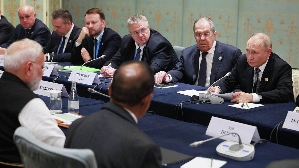 Путин встретился с Моди на полях саммита ШОС