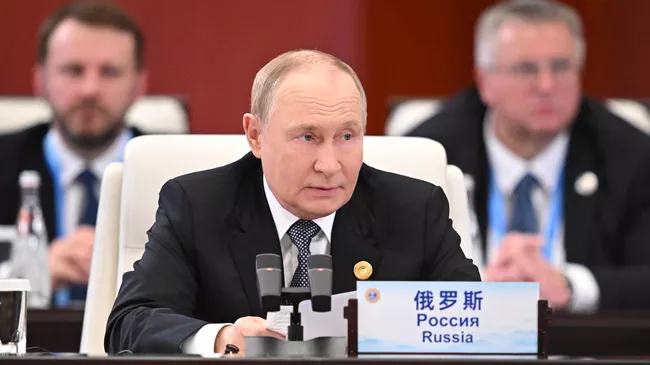 Владимир Путин выступает на заседании Совета глав государств – членов Шанхайской организации сотрудничества