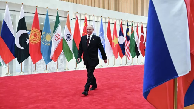 Президент РФ Владимир Путин на саммите ШОС в Тяньцзине