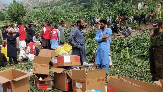 Подготовка к эвакуации пострадавших в результате землетрясения в Афганистане