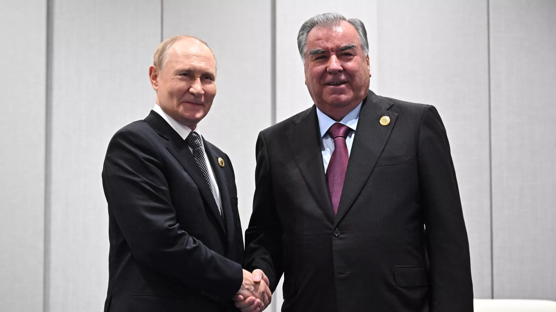 Путин поздравил президента Таджикистана с днем рождения