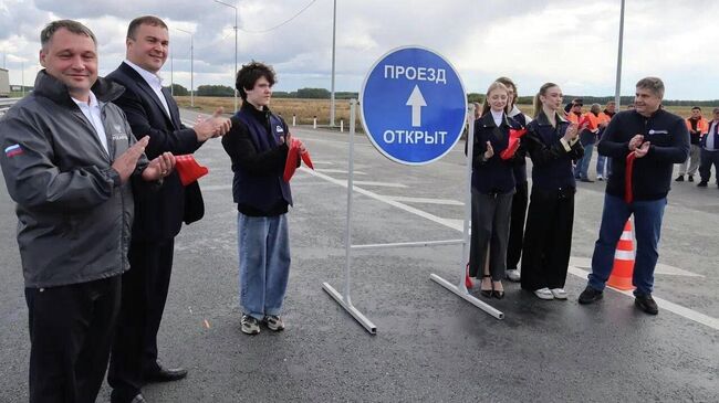 Виталий Хоценко на открытии участка трассы в Омской области Виталий Хоценко на открытии участка трассы в Омской области