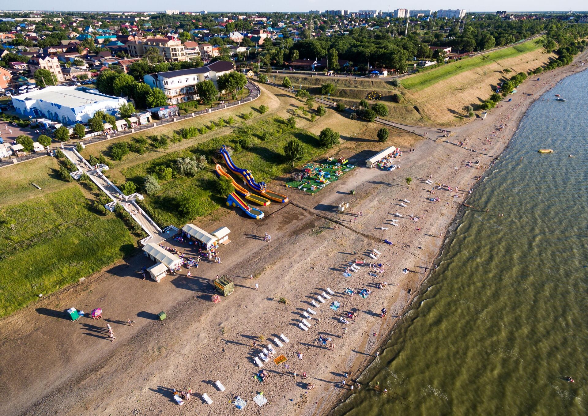 Курортный город Ейск и пляж на Ейской косе на Азовском море - РИА Новости, 1920, 01.09.2025