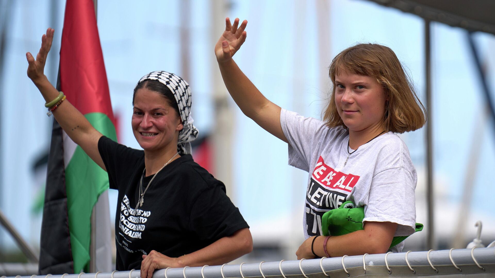 Шведская экоактивистка Грета Тунберг на лодке, направляющейся из Барселоны в Газу Шведская экоактивистка Грета Тунберг на лодке, направляющейся из Барселоны в Газу - РИА Новости, 1920, 02.10.2025