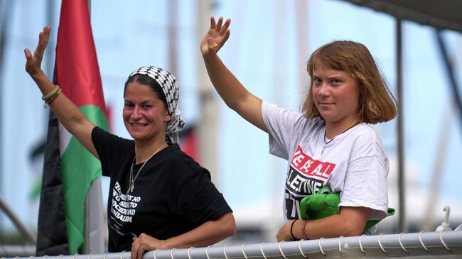 Шведская экоактивистка Грета Тунберг на лодке, направляющейся из Барселоны в Газу