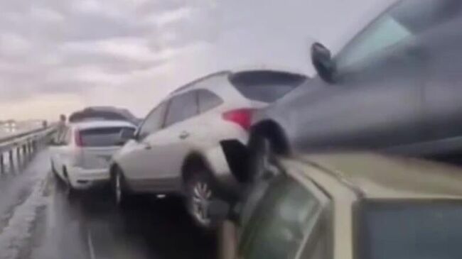 На месте массового ДТП в Ростовской области. Кадр видео