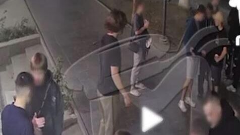 Кадр видео драки в Судаке, опубликованный МВД Крыма - РИА Новости, 1920, 02.09.2025