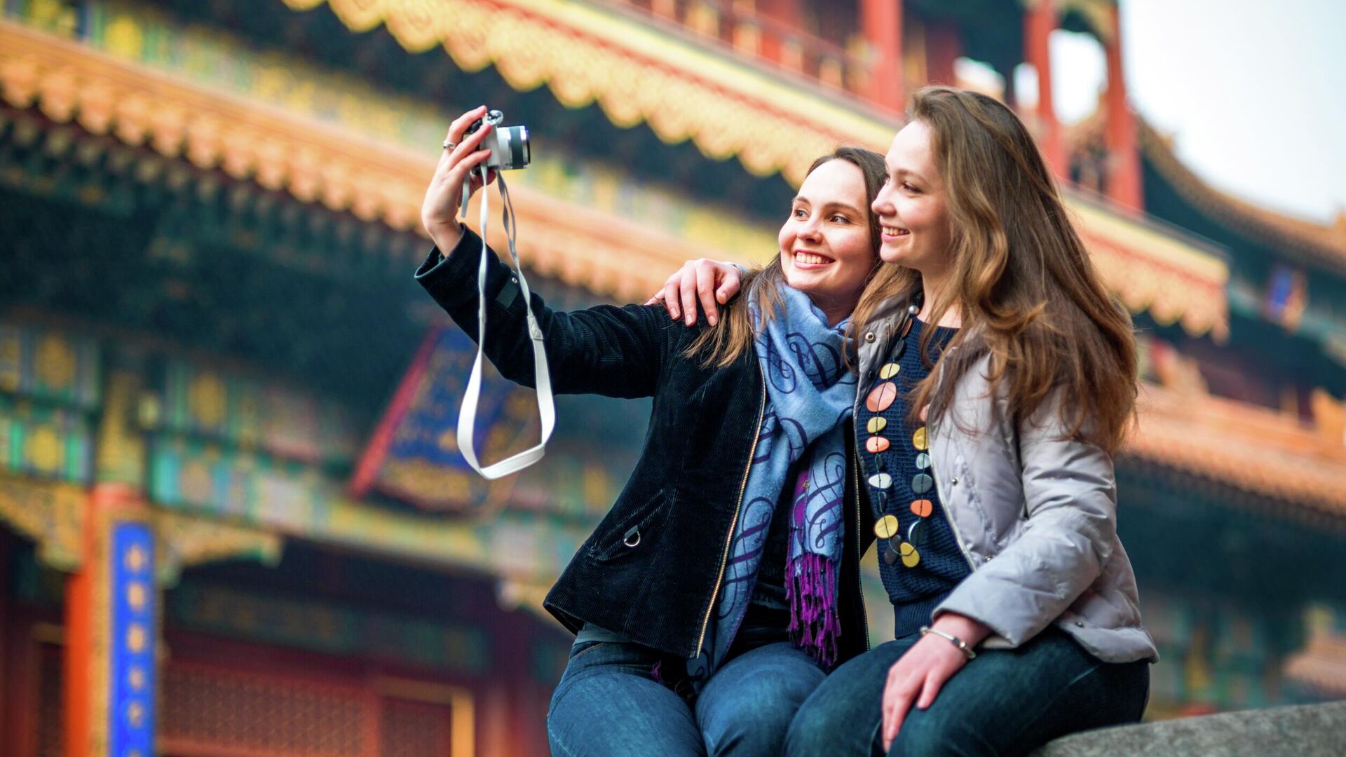 Туристки в Пекине - РИА Новости, 1920, 03.09.2025