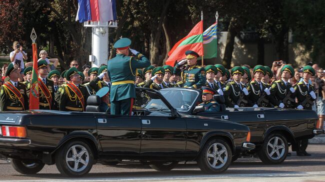 Парад в честь 35-й годовщины образования Приднестровской Молдавской Республики в Тирасполе