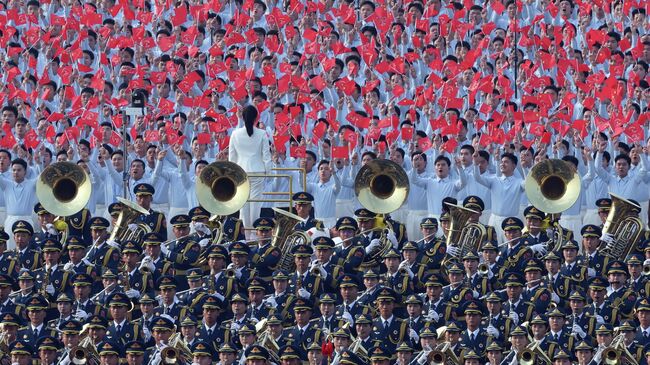 Военнослужащие Народно-освободительной армии Китая во время подготовки к военному параду на площади Тяньаньмэнь в Пекине в честь 80-й годовщины Победы китайского народа в войне сопротивления Японии и окончания Второй мировой войны