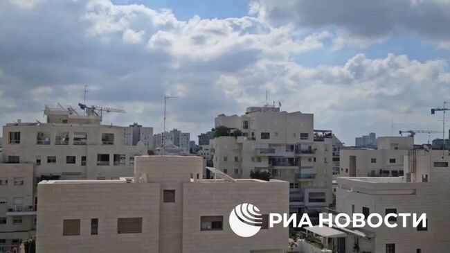 Сирены воздушной тревоги звучат в Тель-Авиве в связи с пуском ракеты из Йемена