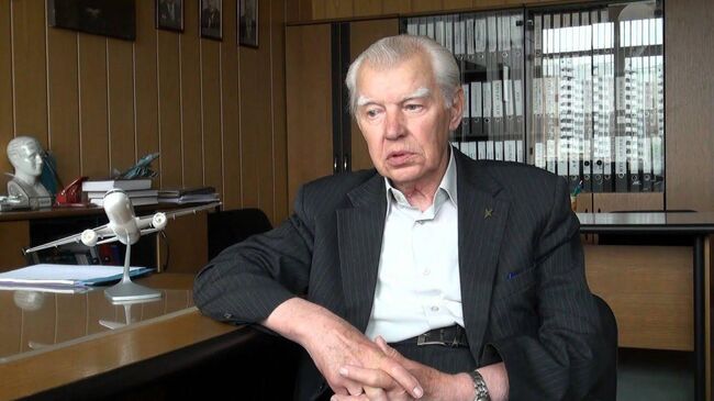 Советский и российский авиационный конструктор Юрий Ивашечкин