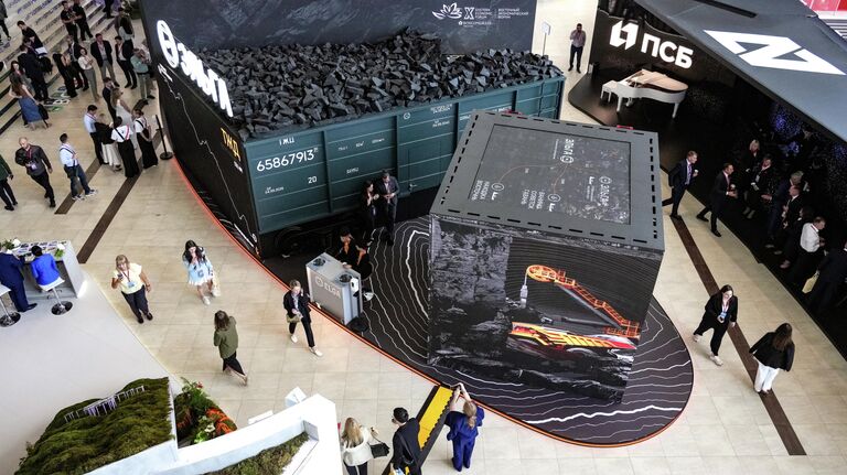 Стенды компании Эльга и банка ПСБ на ВЭФ-2025