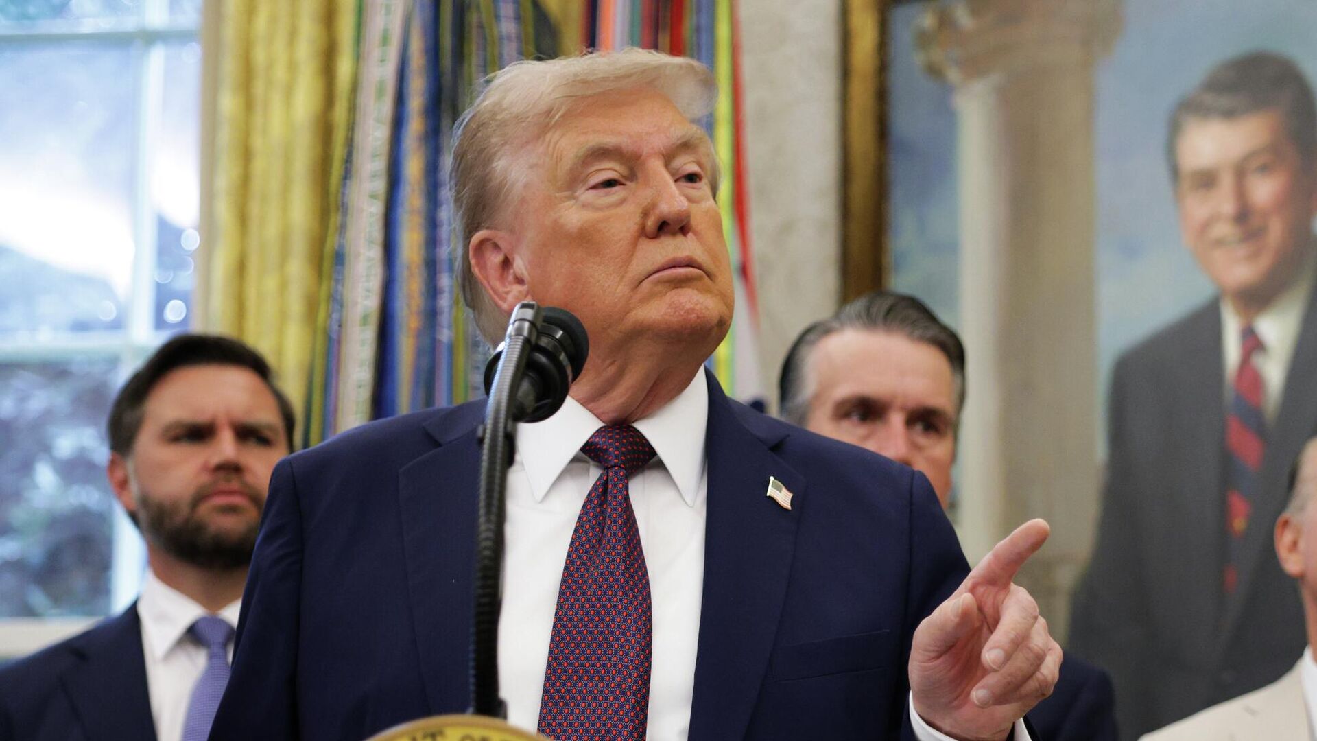 Президент США Дональд Трамп во время выступления в Белом доме. 2 сентября 2025 Президент США Дональд Трамп во время выступления в Белом доме. 2 сентября 2025 - РИА Новости, 1920, 02.09.2025