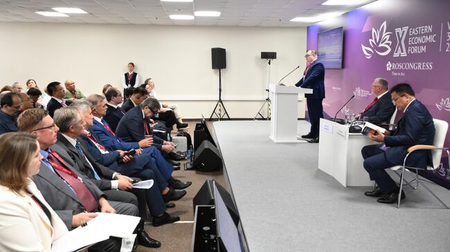 Пленарная сессия Международной научно-практической конференции Уроки Великой Отечественной и Второй мировой войн: к 80-летию Великой Победы в рамках ВЭФ-2025 Пленарная сессия Международной научно-практической конференции Уроки Великой Отечественной и Второй мировой войн: к 80-летию Великой Победы в рамках ВЭФ-2025