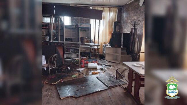 Помещение кафе-бара в Далматовском округе Курганской области после взрыва гранаты