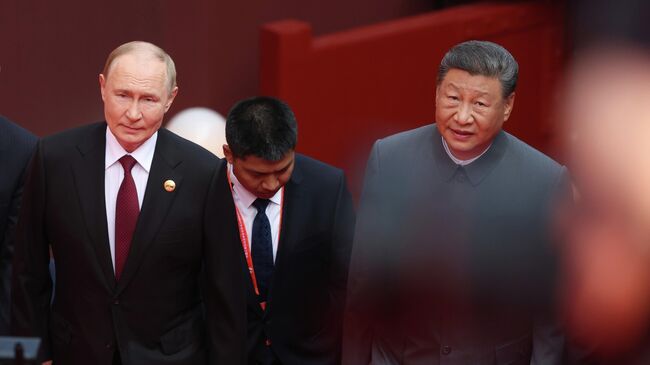 Президент России Владимир Путин и председатель КНР Си Цзиньпин на торжественных мероприятиях по случаю 80-й годовщины Победы китайского народа в войне сопротивления Японии и окончания Второй мировой войны