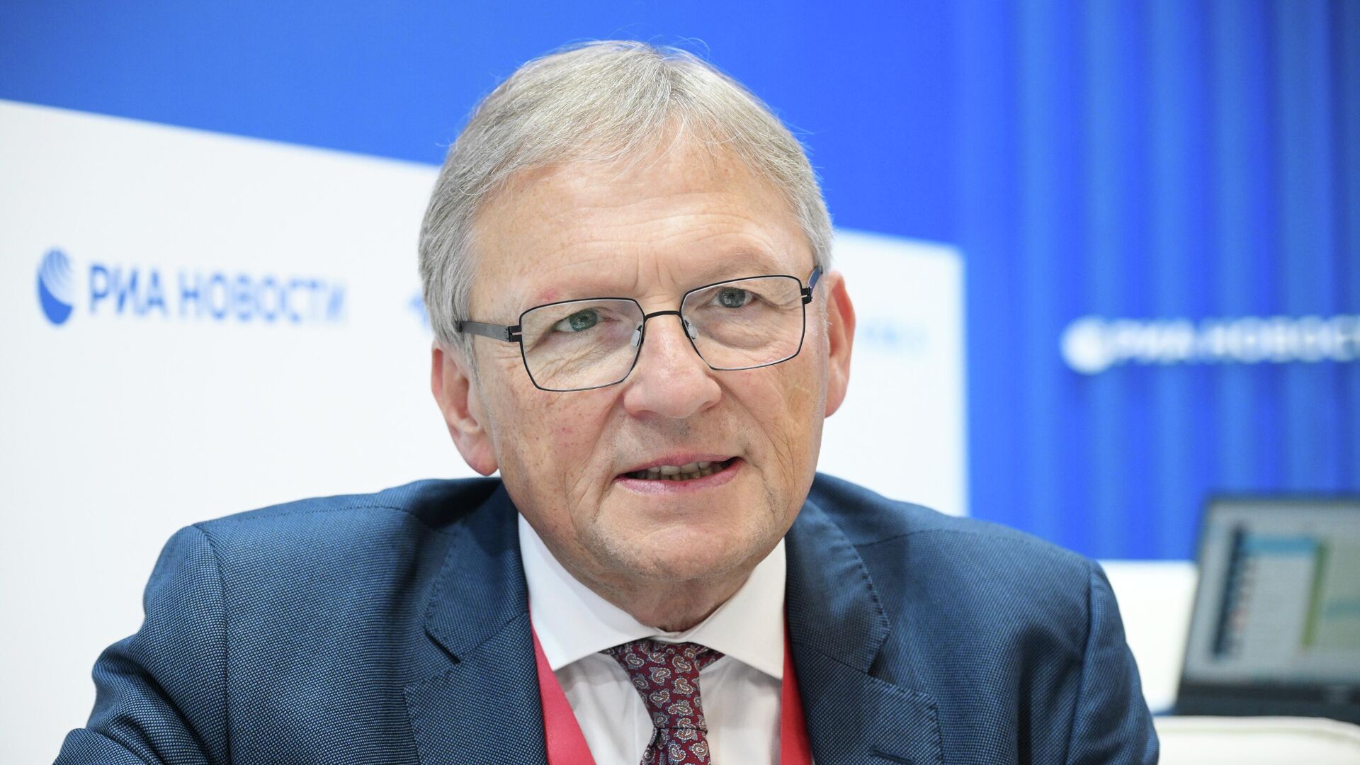 Борис Титов на стенде РИА Новости на ВЭФ-2025 Борис Титов на стенде РИА Новости на ВЭФ-2025 - РИА Новости, 1920, 04.09.2025