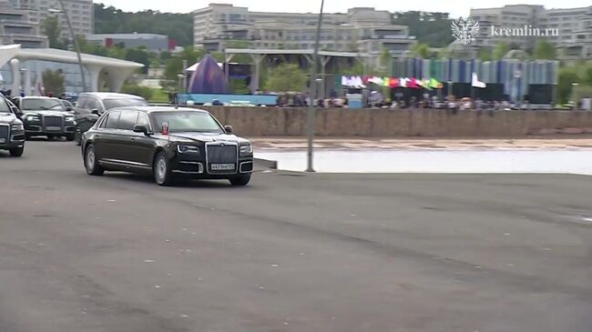 Путин на катере Ураган отправился в филиал национального центра Россия Путин на катере Ураган отправился в филиал национального центра Россия