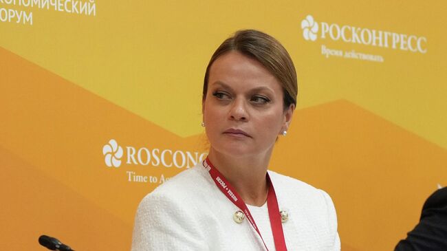 Анна Цивилева на сессии Стирая грань между человеком и машиной: нейропротезы, киборги и агентность на ВЭФ-2025