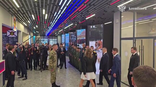 Прибытие Путина в дальневосточный филиал центра Россия Прибытие Путина в дальневосточный филиал центра Россия