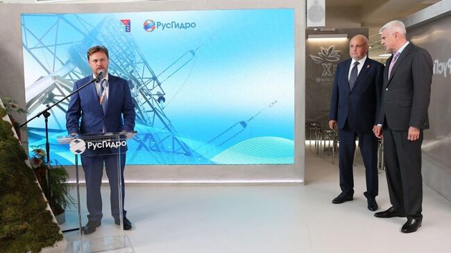 Русгидро в рамках ВЭФ ввело в работу высоковольтную линию электропередачи в рамках завершающего этапа строительства Усть-Среднеканской ГЭС в Магаданской области Русгидро в рамках ВЭФ ввело в работу высоковольтную линию электропередачи в рамках завершающего этапа строительства Усть-Среднеканской ГЭС в Магаданской области