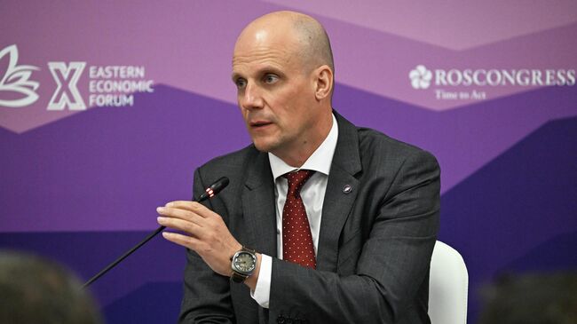 Заместитель генерального директора по линейно-логистическому дивизиону ПАО ДВМП Герман Маслов на сессии  Россия – АСЕАН в рамках ВЭФ-2025