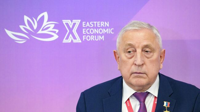 Председатель комитета Госдумы РФ по развитию Дальнего Востока и Арктики Николай Харитонов во время сессии Северный завоз: надежно, быстро, доступно на ВЭФ-2025