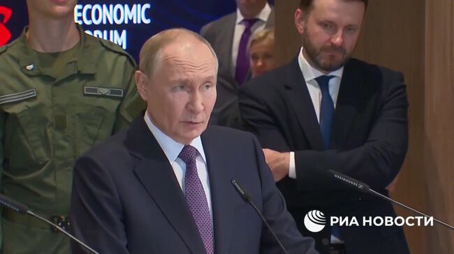 Путин открывает новый международный терминал аэропорта Хабаровска Путин открывает новый международный терминал аэропорта Хабаровска