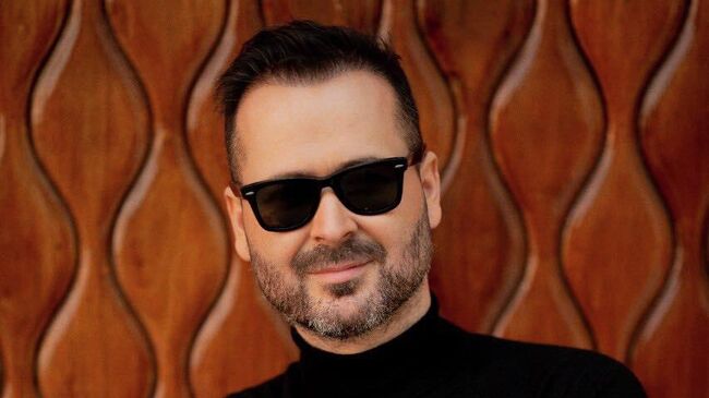 Продюсер и диджей Edward Maya