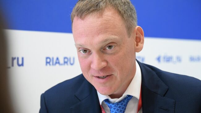 Губернатор Рязанской области Павел Малков на стенде РИА Новости на ВЭФ-2025