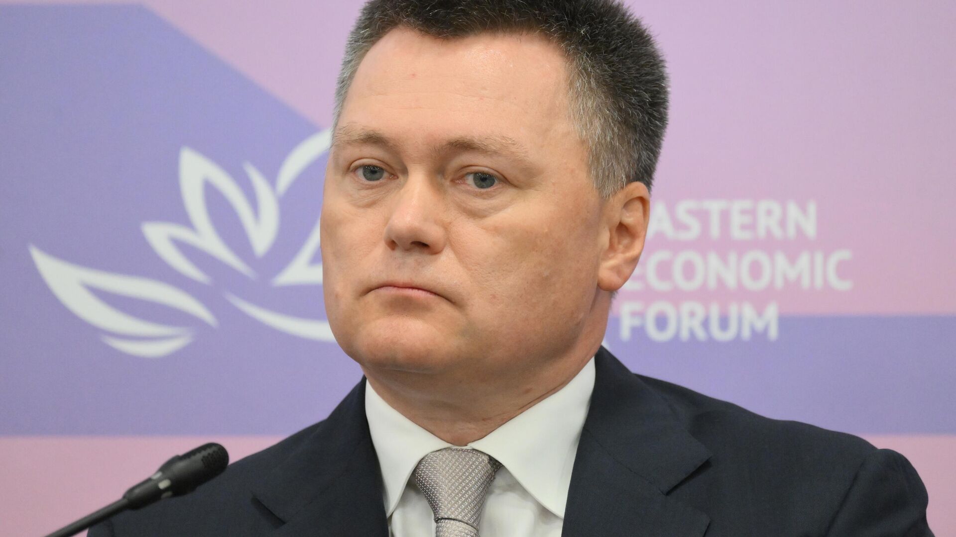 Генеральный прокурор Российской Федерации Игорь Краснов во время сессии Свобода предпринимательства в России: развитие государственных механизмов защиты и поддержки бизнеса на полях ВЭФ-2025 Генеральный прокурор Российской Федерации Игорь Краснов во время сессии Свобода предпринимательства в России: развитие государственных механизмов защиты и поддержки бизнеса на полях ВЭФ-2025 - РИА Новости, 1920, 16.12.2025