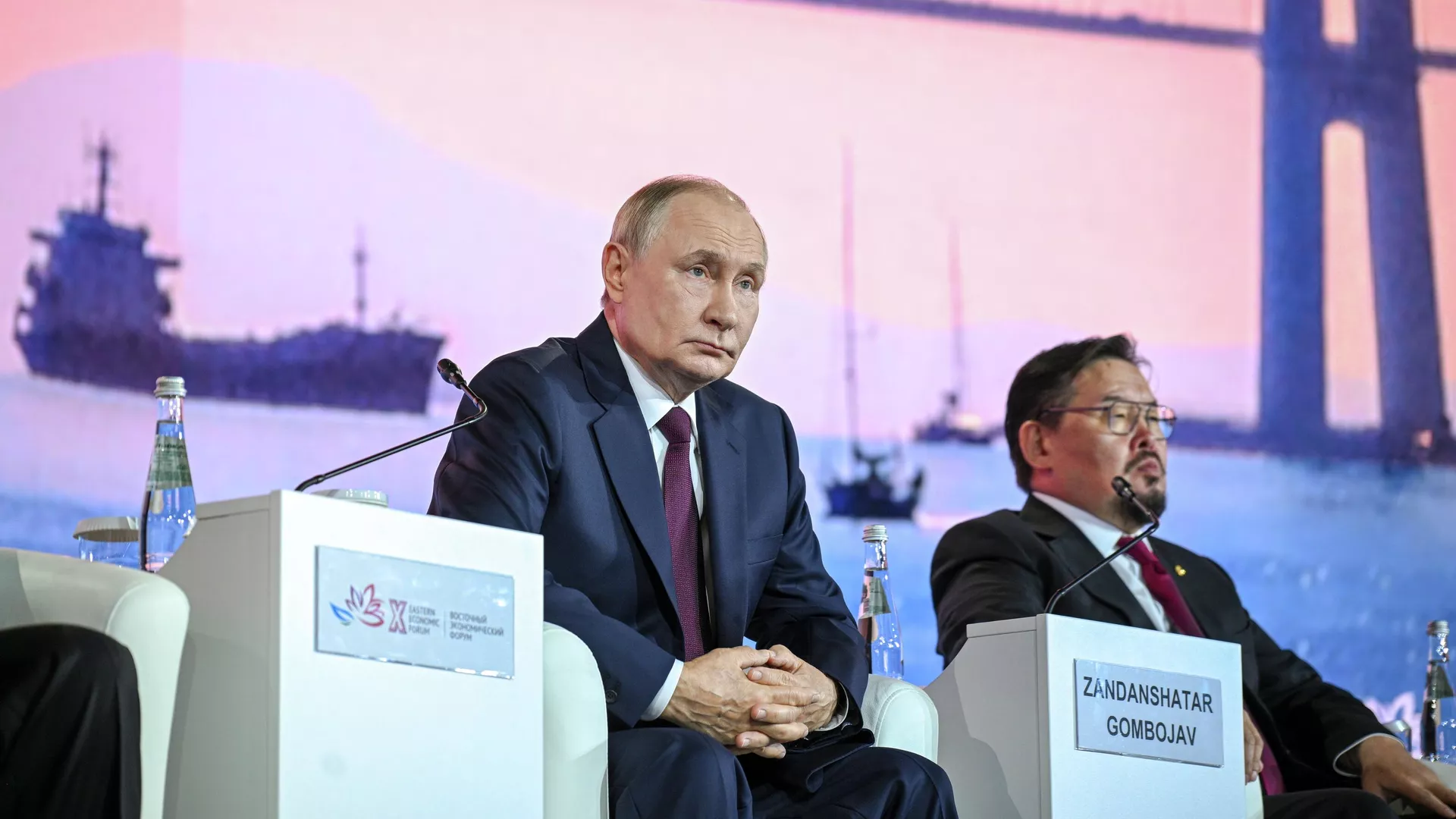 Путин назвал решение Китая о безвизовом режиме для россиян знаком дружбы