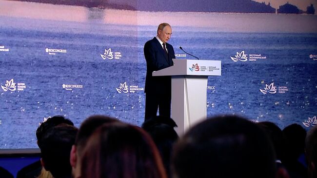 Путин: Янукович прослезился, когда узнал об экономических последствиях вступления Украины в ЕС