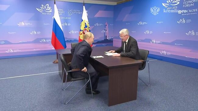 Встреча Путина с губернатором Камчатского края Владимиром Солодовым Встреча Путина с губернатором Камчатского края Владимиром Солодовым