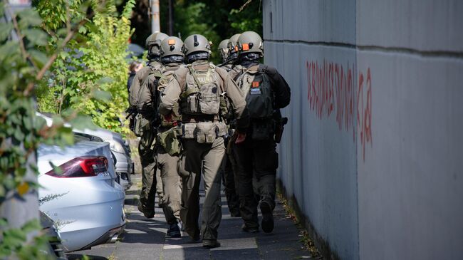 Полиция на месте нападения на учительницу в немецком колледже города Эссен. 5 сентября 2025
