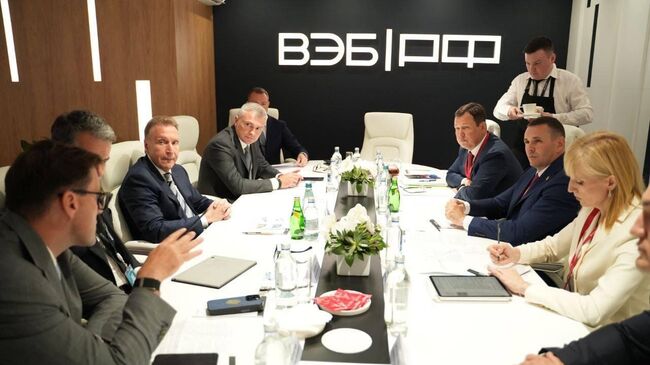 Подписание соглашения о сотрудничестве на Восточном экономическом форуме Подписание соглашения о сотрудничестве на Восточном экономическом форуме