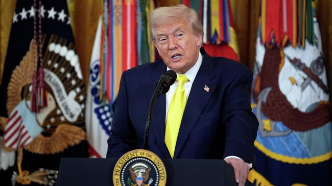 LIVE: Трамп выступает с речью в Белом доме