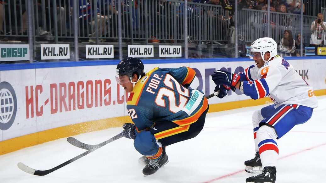 В КХЛ объяснили недопуск СКА на игру фанатов с джерси "Шанхайских драконов"