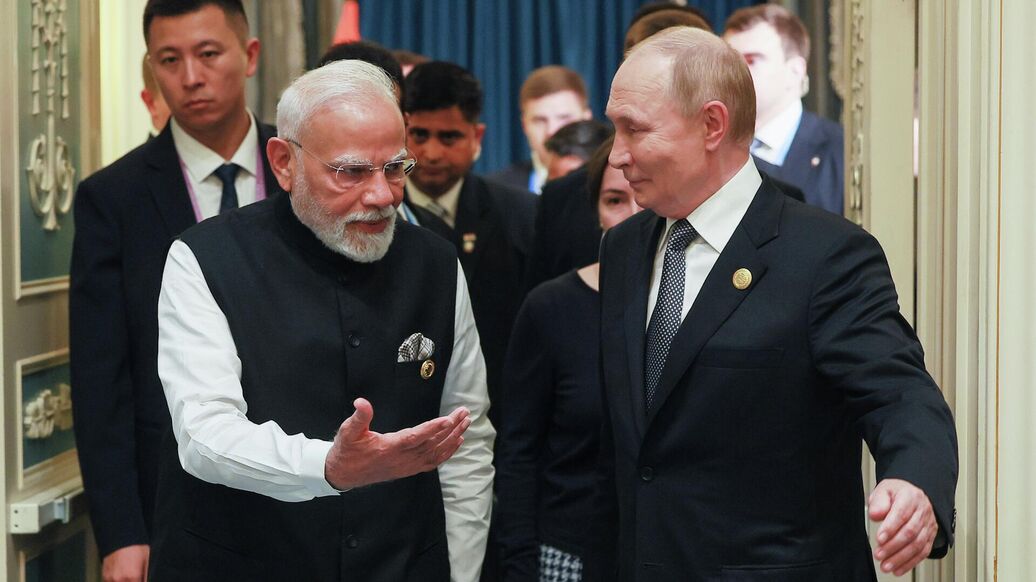 Путин уступил премьеру Индии свое место в президентском "Аурусе"