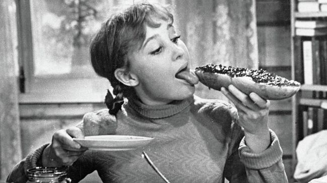 Артистка Надежда Румянцева в роли Тоси на съемках кинофильма Девчата Артистка Надежда Румянцева в роли Тоси на съемках кинофильма Девчата