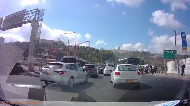 Момент стрельбы в автобусе в Иерусалиме Момент стрельбы в автобусе в Иерусалиме