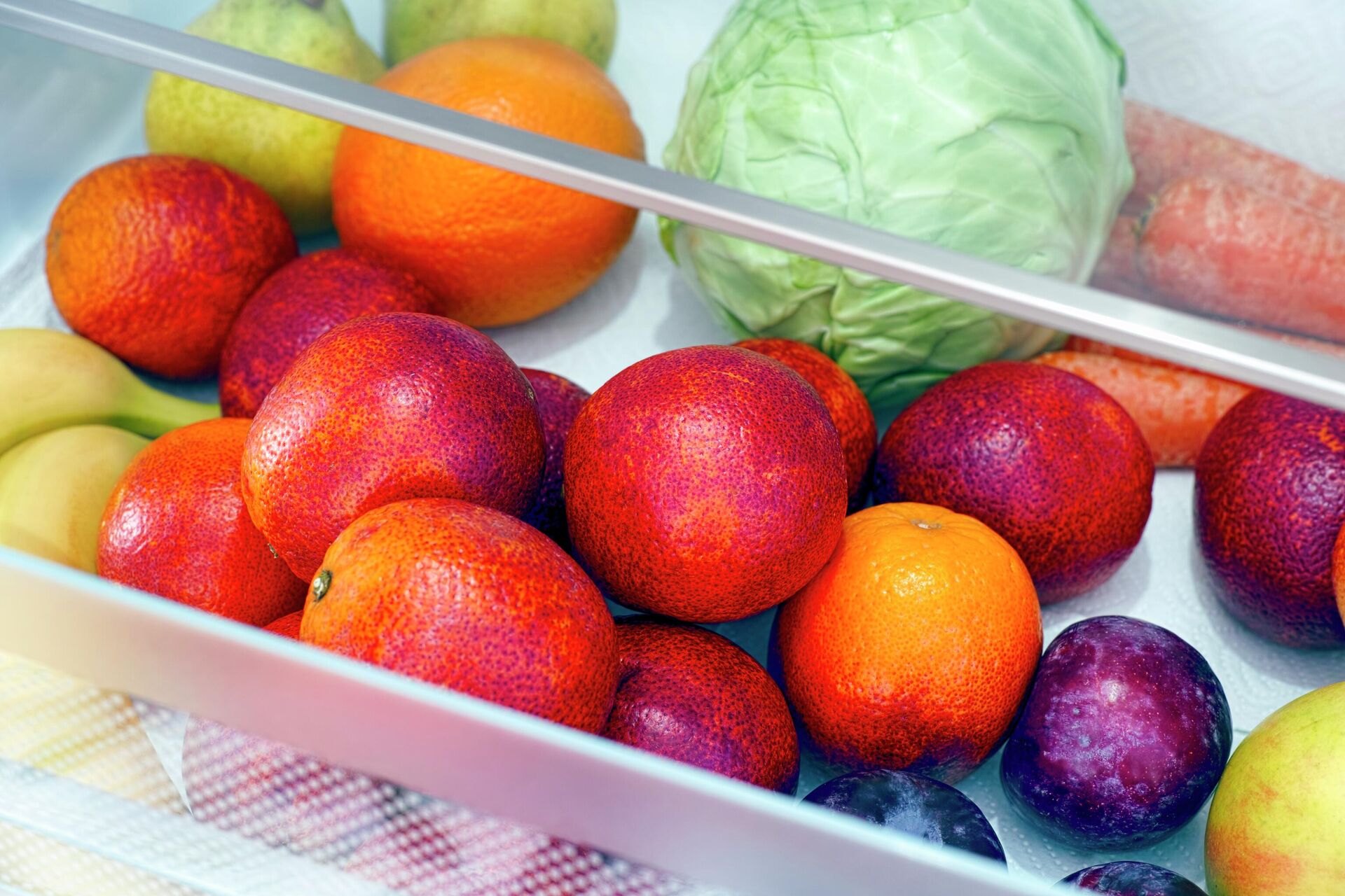 Овощи и фрукты в холодильнике Овощи и фрукты в холодильнике - РИА Новости, 1920, 09.10.2025