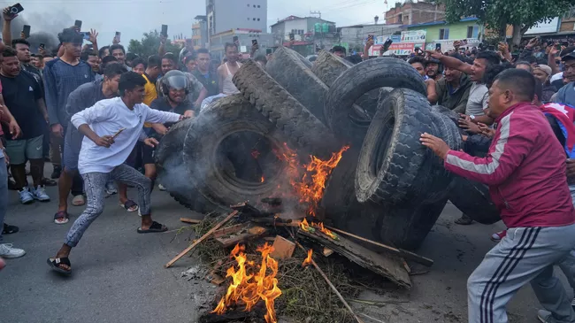 Протестующие в Катманду