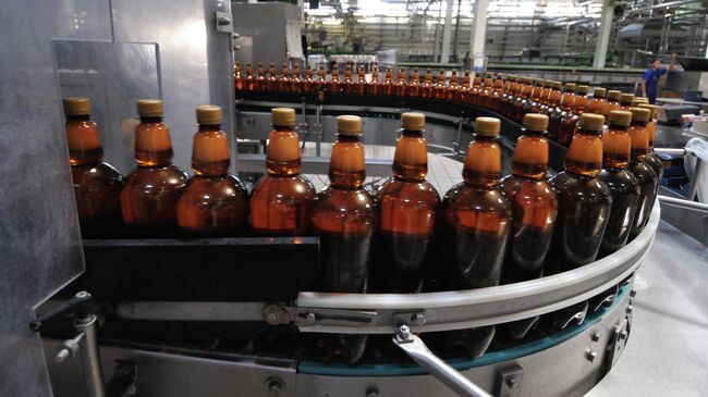 Производство пива на ПЭТ-линии в филиале компании Балтика 